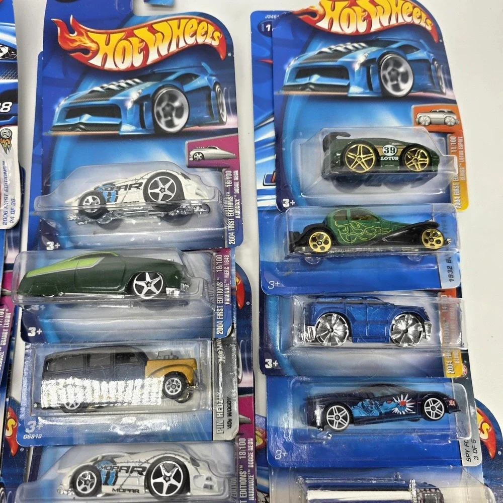 Lot of 44 Vintage Hot Wheels Cars New In Package Diecast Collection 1:64 Scale